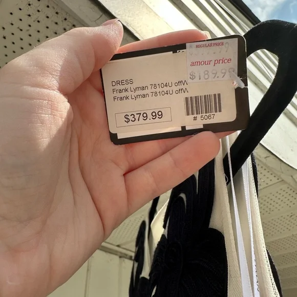 Dress - Picture 4 of 4